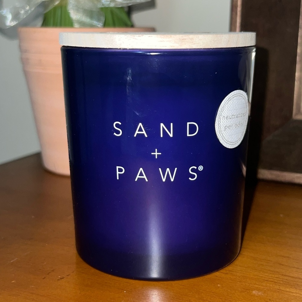 Sand + Paws Candle Pet Odor Neutralizing Wood Dog Bone Lid NEW 11.5 oz